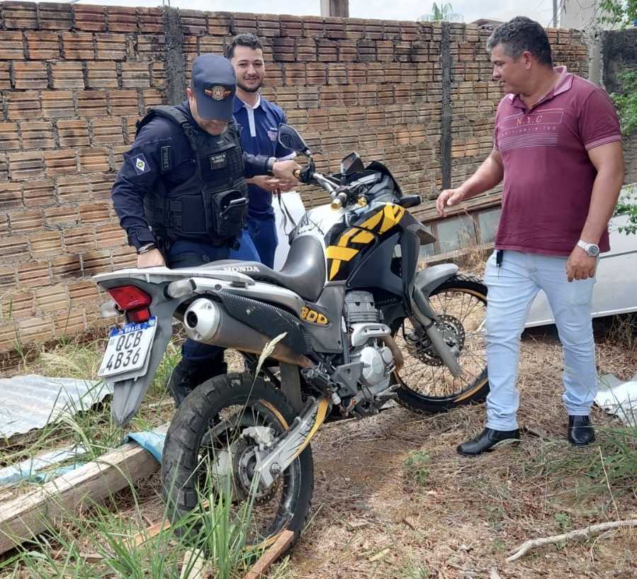 Polícia Militar recupera Honda XRE 300 furtada em frente a comércio em Alta Floresta