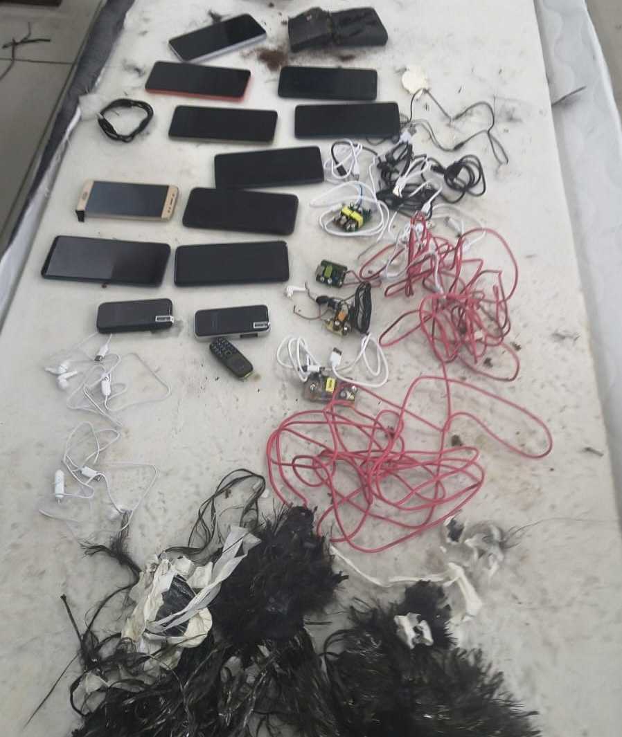 Esquema Desarticulado: Drogas e Telefones Escondidos em Colchão São Interceptados em Unidade Prisional