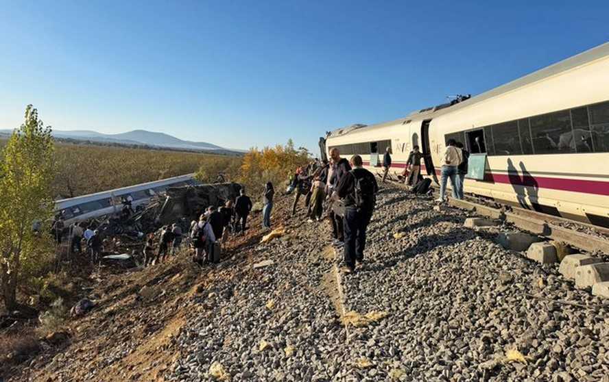Desastre nos trilhos: Colisão de trens de alta velocidade deixa mais de 40 mortos na Espanha