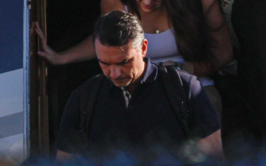 Após desmarcar coletiva, Flávio Bolsonaro projeta peregrinação em Washington e apoio na Flórida e no Texas